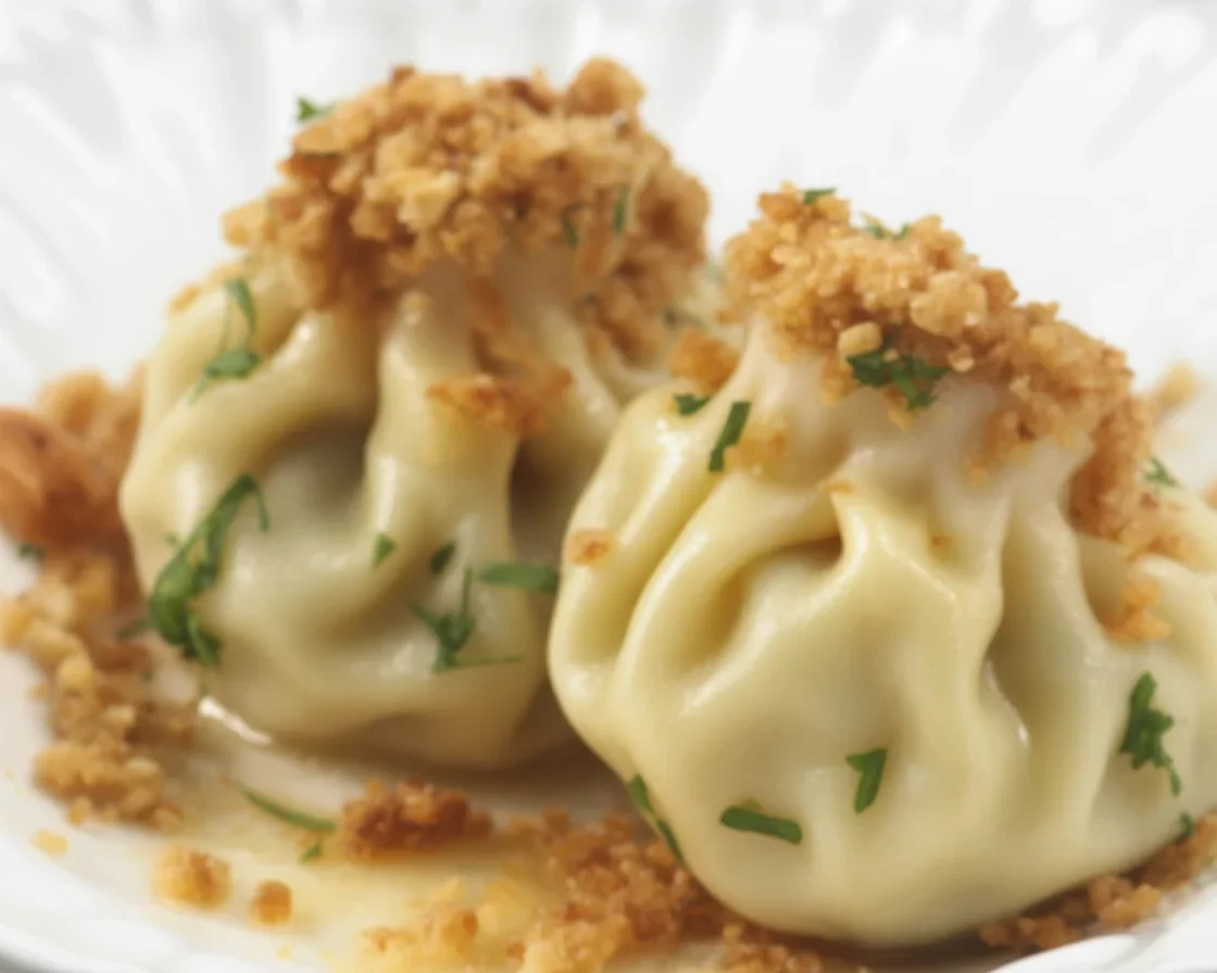 Einfaches Rezept für köstliche Semmelknödel aus alten Brötchen